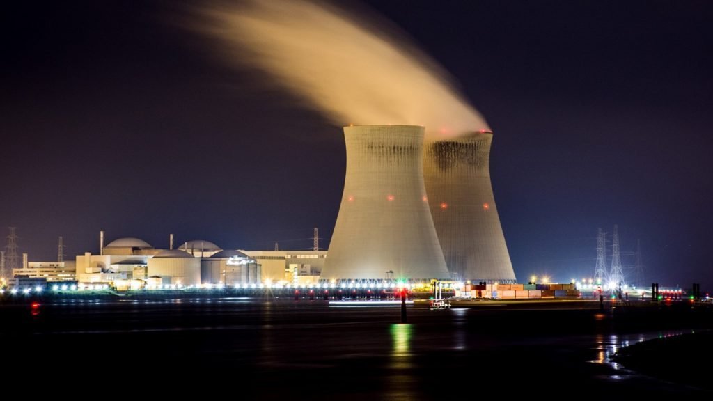 铀业股大升20%，日本考虑增建核电厂