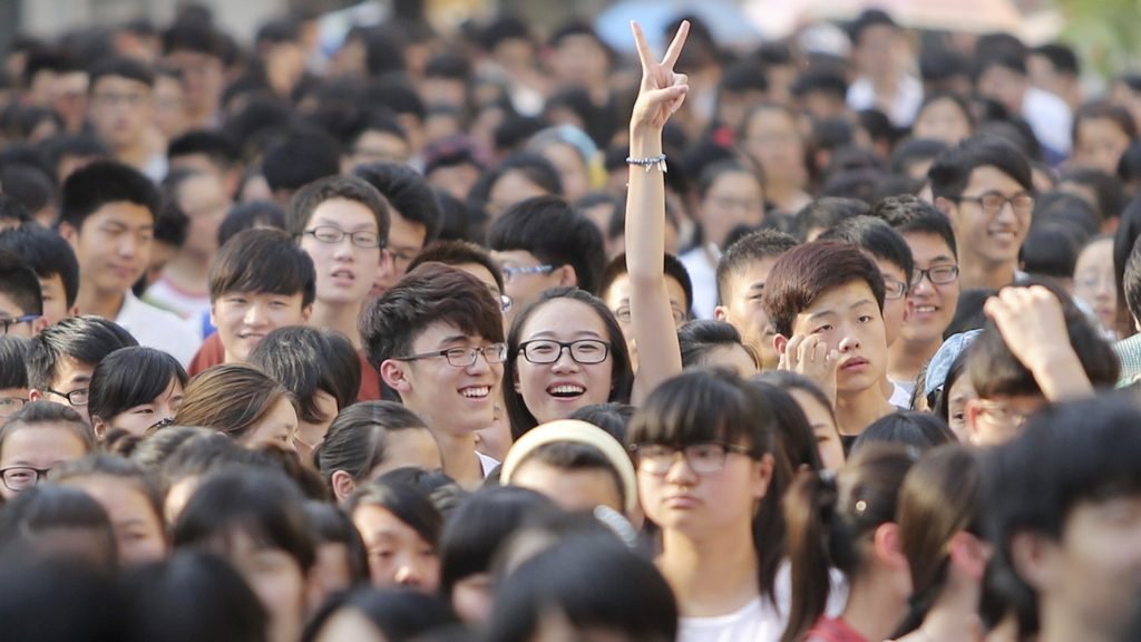 中国年轻人不敢花钱了 中国经济持续疲软